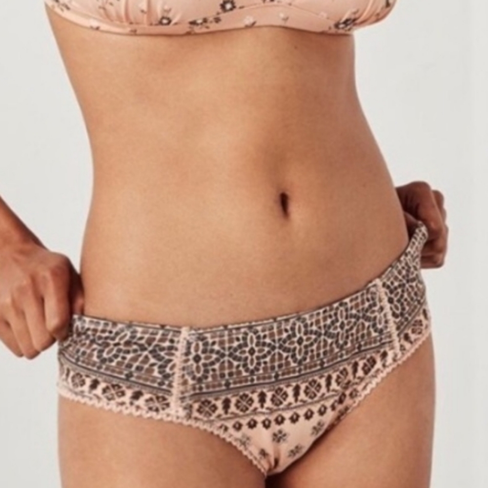 NWT 2 piece Spell Bra Set Lion Heart in Sundown 2017